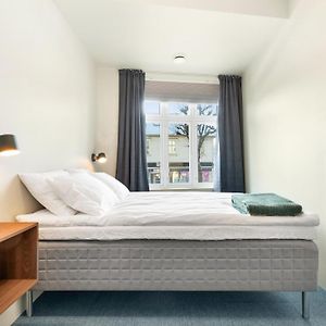 Central Guest House - Bedroom With Private Bathroom